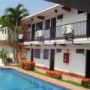 Hotel & Suites Coral Puerto Vallarta Exterior photo