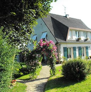 Maison d'hôtes Les Vallées Saint-Quentin-sur-le-Homme Exterior photo