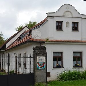 Maison d'hôtes Ubytovani Hrusice Exterior photo