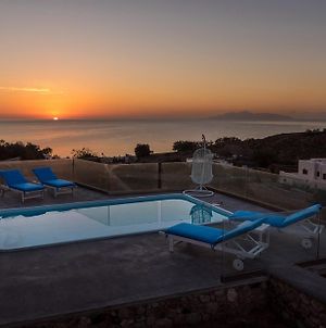 Villa Queen Of Santorini à Karterados  Exterior photo