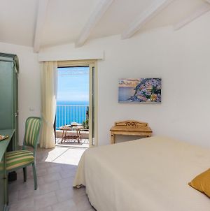 Bed and Breakfast Al Pesce D'Oro à Amalfi Exterior photo