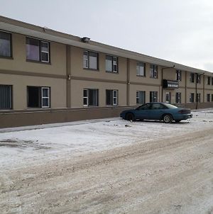 Airport Motor Inn Winnipeg Exterior photo