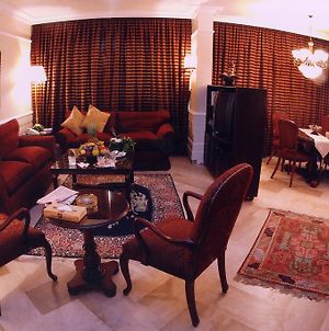 Takaya Suites Hotel Beyrouth Room photo