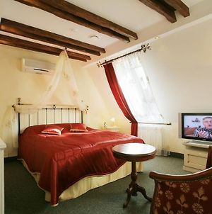 Hôtel Old Times à Iekaterinbourg Room photo