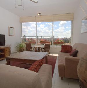 Kfar Saba View Apartment Room photo