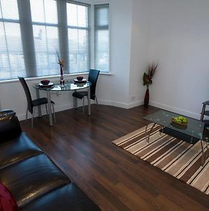 Aberdeen Serviced Apartments - The Lodge Room photo