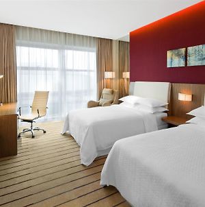 Four Points By Sheraton Qingdao, Chengyang Room photo
