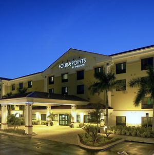 Hôtel Four Points By Sheraton Fort Myers Airport Exterior photo