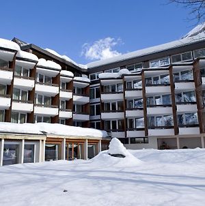 Hotel Quellenhof Loèche-les-Bains Exterior photo