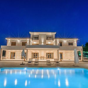 Petra Luxury Apartments Corinthe Exterior photo