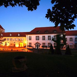 Hotel Burg Wanzleben Exterior photo