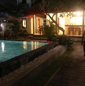 Appartement Puri Clinton Bali à Nusa Dua  Exterior photo