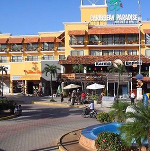 5TH AVE WITH PARKING Caribbean Paradise Boutique Hotel by BFH Playa del Carmen Exterior photo