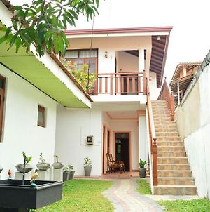 Hôtel Tropical Garden à Negombo Exterior photo