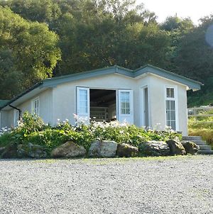 Roberts' Cottage Westport Exterior photo