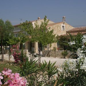 Appartement Locations des Alpilles à Saint-Rémy-de-Provence Exterior photo