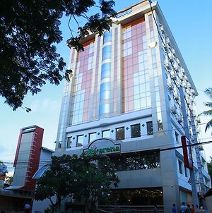 Hôtel The Ruby Arena à Thiruvananthapuram Exterior photo