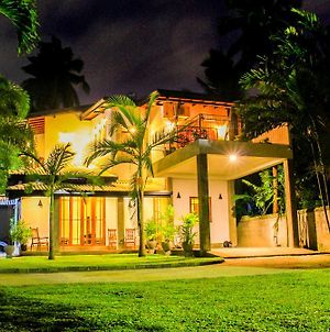 Villa Dominikku Negombo Exterior photo