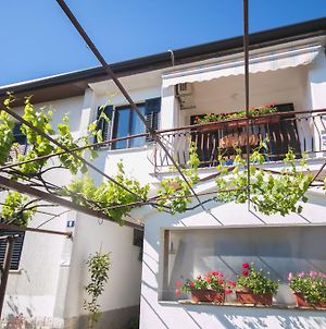 2 Rooms App For 3 Persons With 2 Terraces Near Beach&Town Poreč Exterior photo