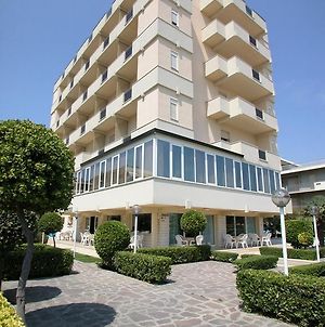 Hôtel Diplomatic à Cervia Exterior photo