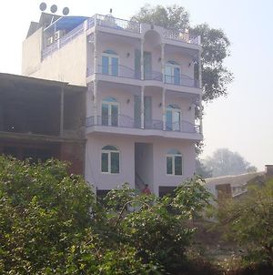 Hôtel Ray Of Maya à Agra  Exterior photo