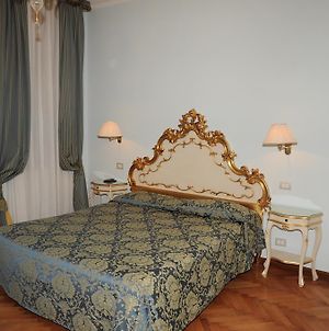 Bed and Breakfast Alloggi Santa Sofia à Venise Exterior photo