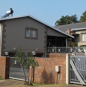 Acquila Guest House Durban Exterior photo