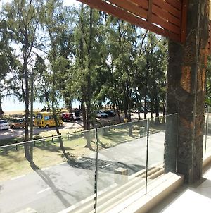 Appartement West Front One No 4 With Seafront Beachfront Licensed By Tourism Authority 14977 Flic En Flac Mauritius Exterior photo