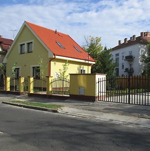 Appartement Poroszlay Apartman à Debrecen Exterior photo