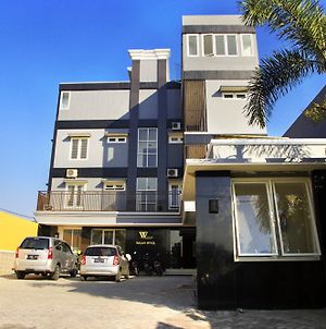 Hotel Walan Syariah Sorabaya Exterior photo