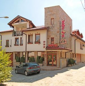 Silvestar Family Hotel Veliko Tarnovo Exterior photo