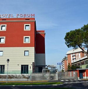 Hotel Forum Baranzate Exterior photo