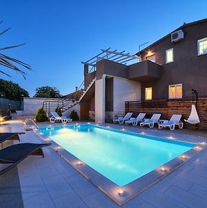 Stylish & Luxury Villa With Heated Pool Pula Exterior photo