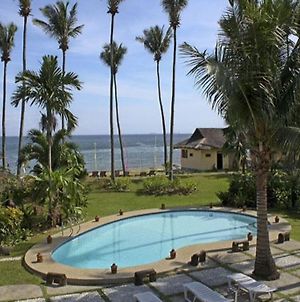 Oceana Hotel & Beach Resort Puerto Galera Exterior photo