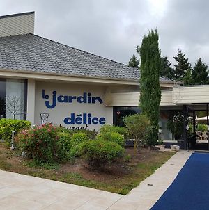 Hotel Restaurant Le Jardin Délice Saint-Victor-des-Oules Exterior photo