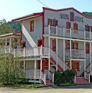 Hôtel The Bunkhouse à Dawson City Exterior photo