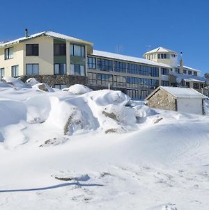 Marritz Hotel Perisher Valley Exterior photo