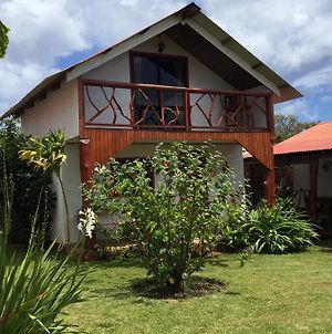 Villa Cabanas Hinariru Nui à Hanga Roa Exterior photo