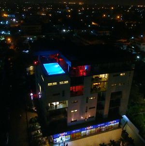 Suncity Hotel Apartment Accra Exterior photo