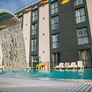 Garni Hotel Hollywoodland Wellness & Aquapark Belgrade Exterior photo