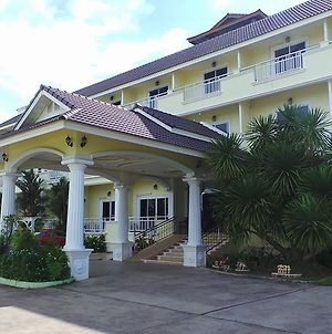Monrawee Pavilion Resort Phitsanulok Exterior photo