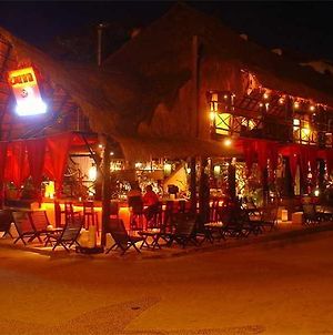 Om Hotel & Lounge-Bar Playa del Carmen Exterior photo