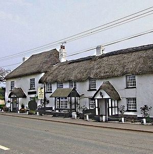 The Old Thatch Inn Exeter Exterior photo