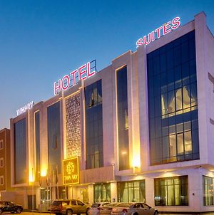 Thwary Hotel Suites Riyad Exterior photo