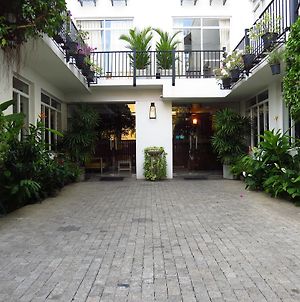 Bed and Breakfast Chapelton House à Colombo Exterior photo