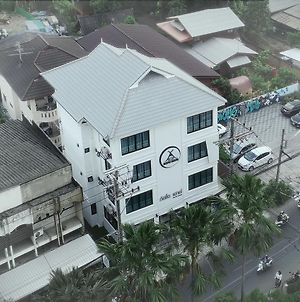 Hôtel Gusto House à Chiang Mai Exterior photo