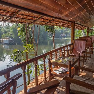 Malayalam Lake Resort Alappuzha Exterior photo