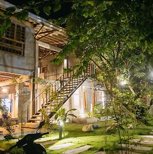 The Flying Fish Hostel Dumaguete City Exterior photo