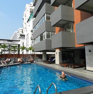 Nanatai Suites Bangkok Exterior photo