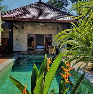 Villa Taman Senang à Gili Air Exterior photo